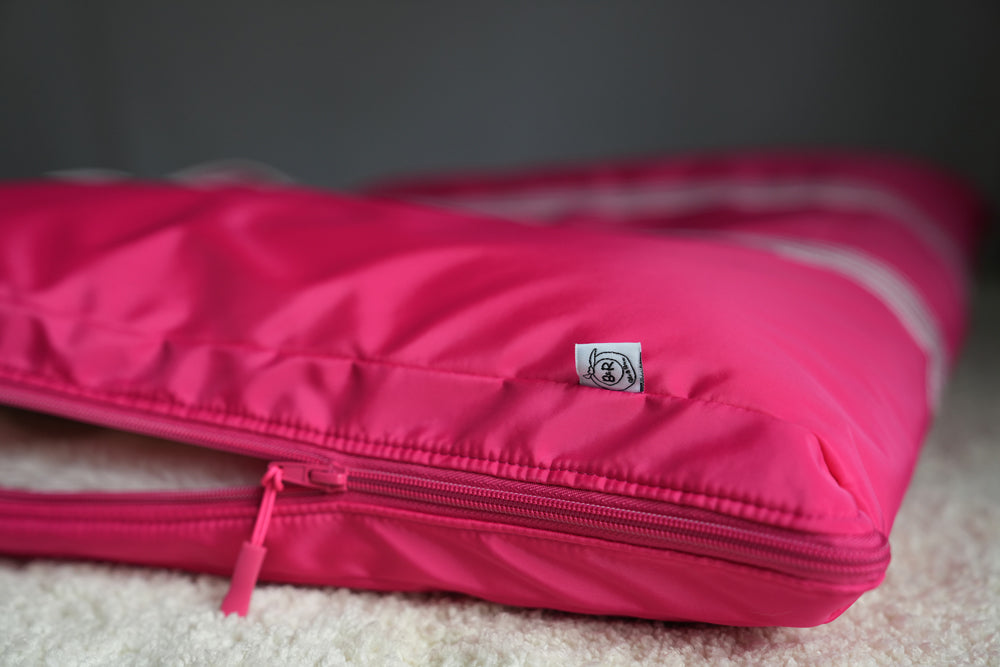 Penny Travel Pet Bed for Dogs - Bright Pink